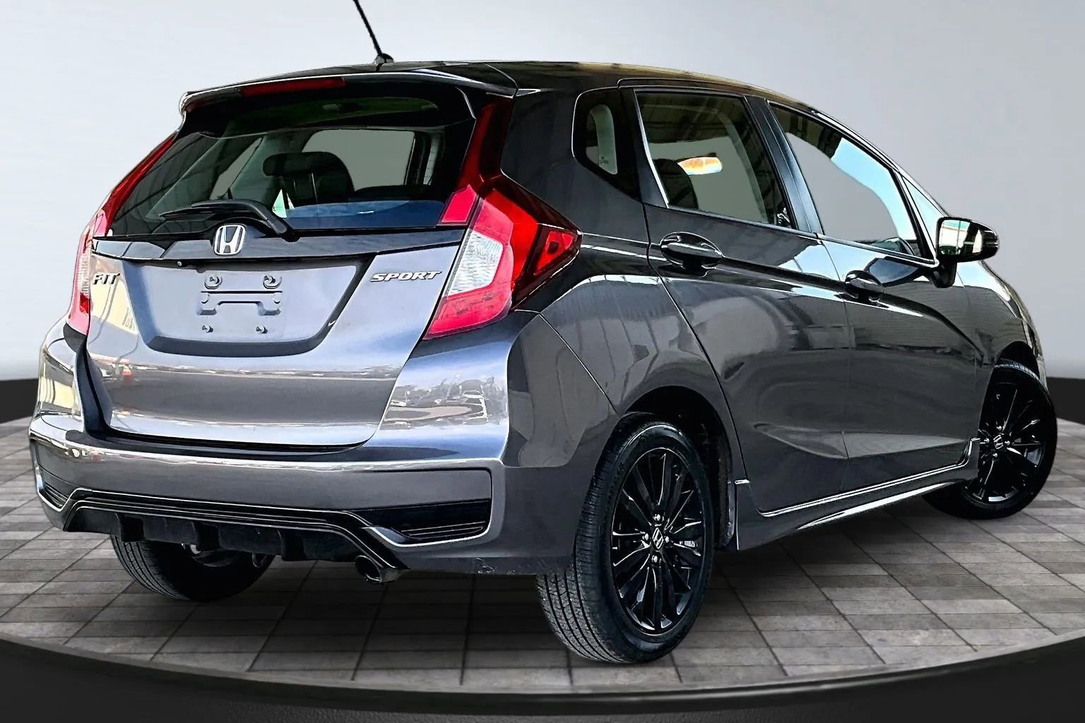 Used 2018 Honda Fit Sport image 6