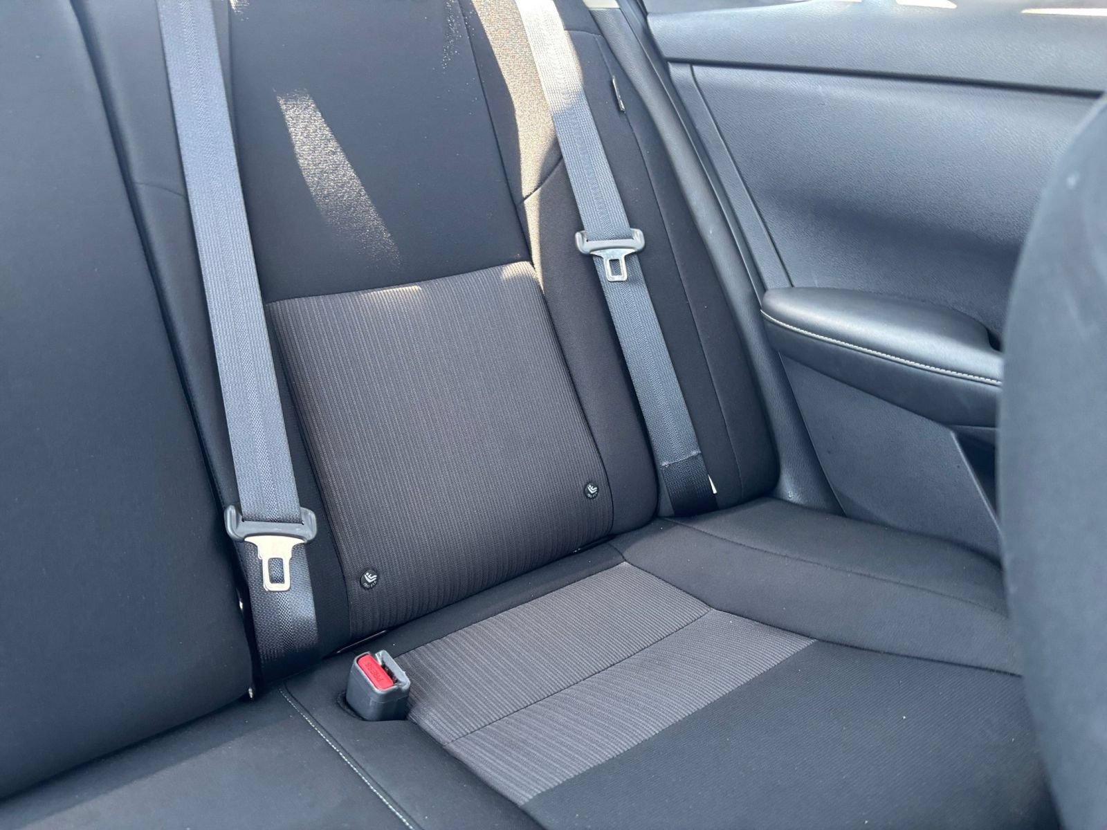 Used 2025 Nissan Sentra SV FWD image 30