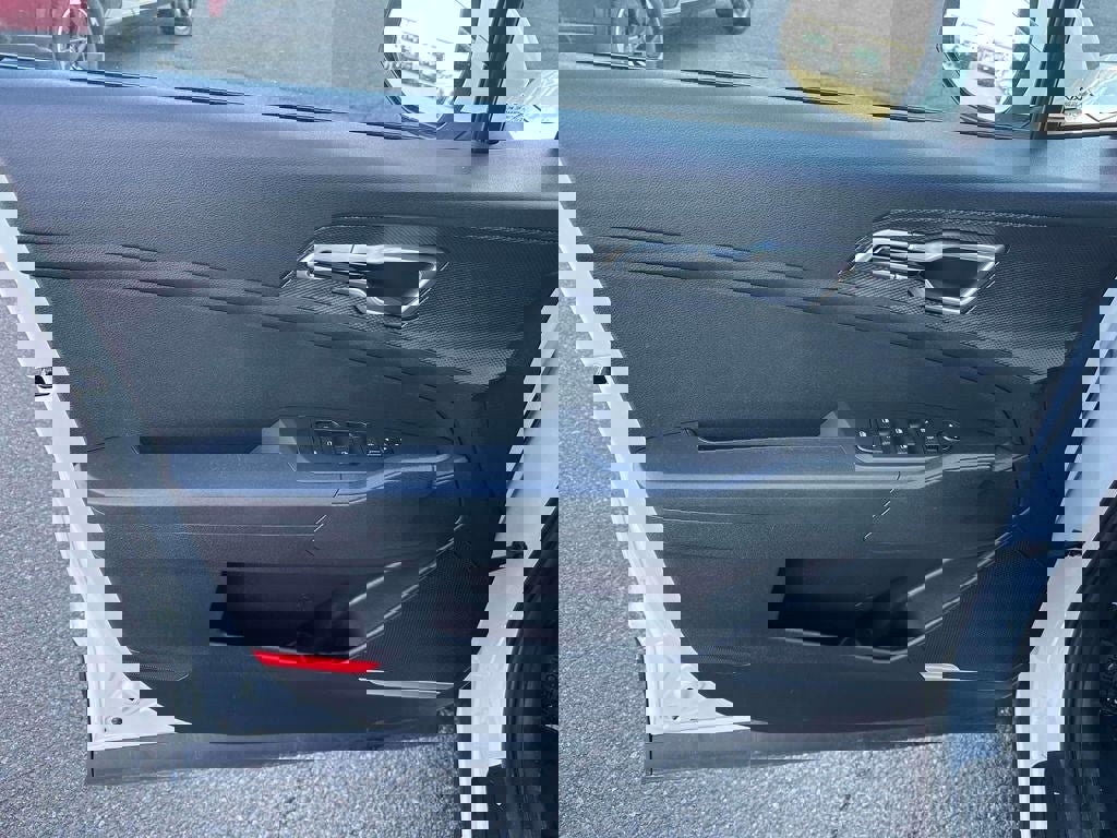 Used 2023 Kia Sportage LX image 16