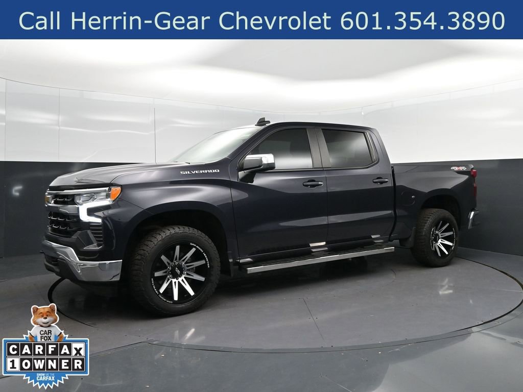 Used 2023 Chevrolet Silverado 1500 LT AWD/4WD image 3