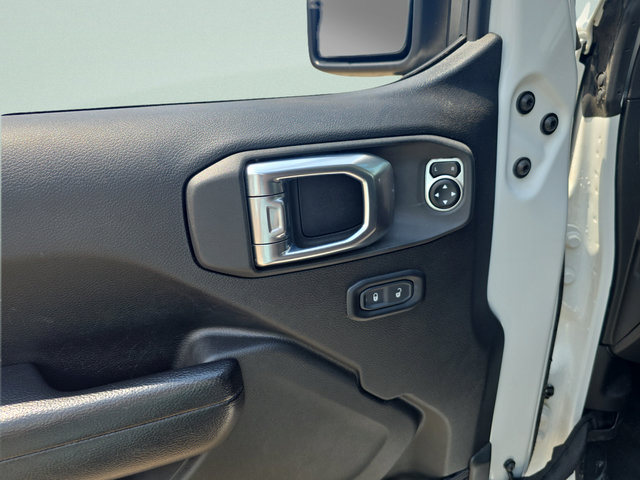Used 2024 Jeep Wrangler Unlimited Rubicon 4xe AWD/4WD image 9