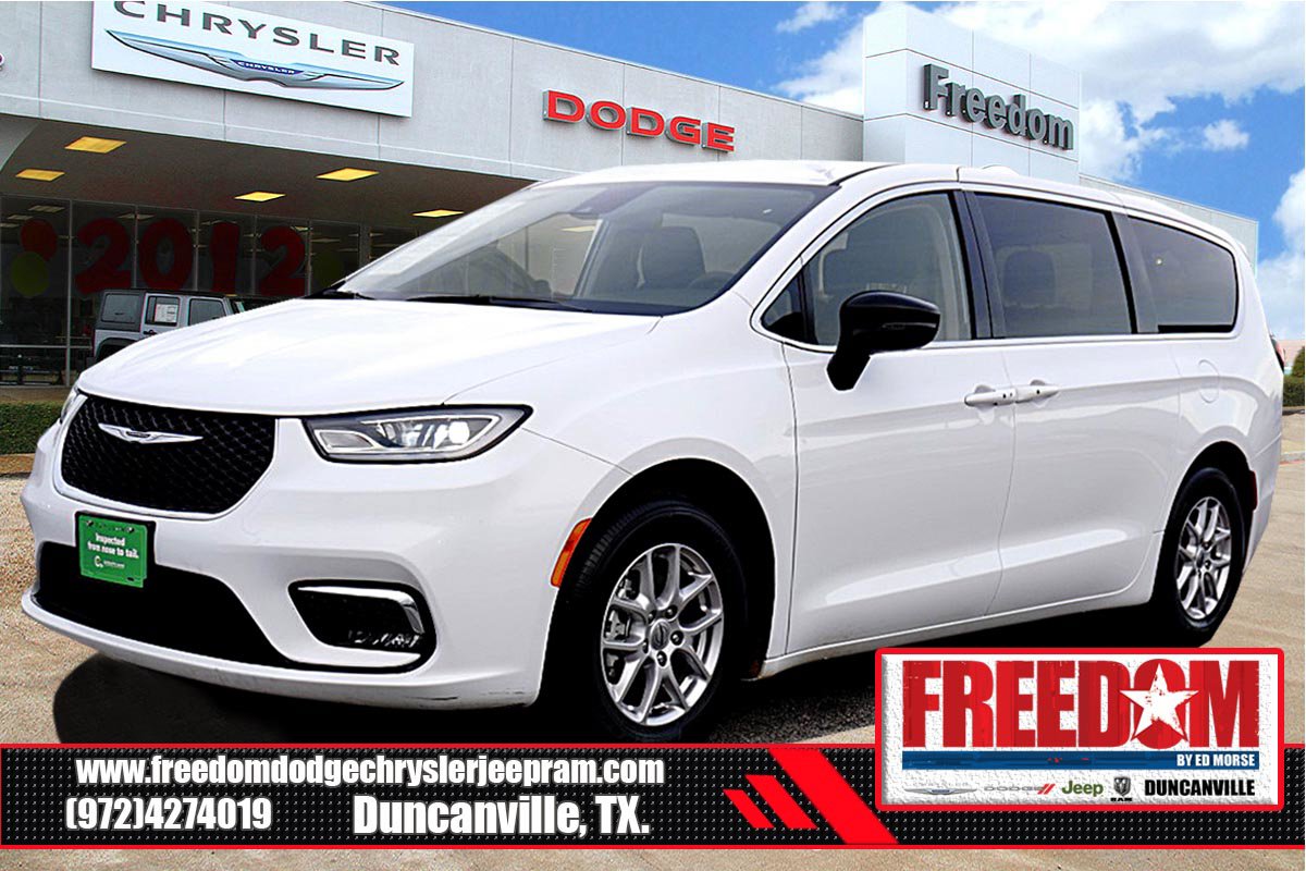 Used 2024 Chrysler Pacifica Touring-L FWD image 1
