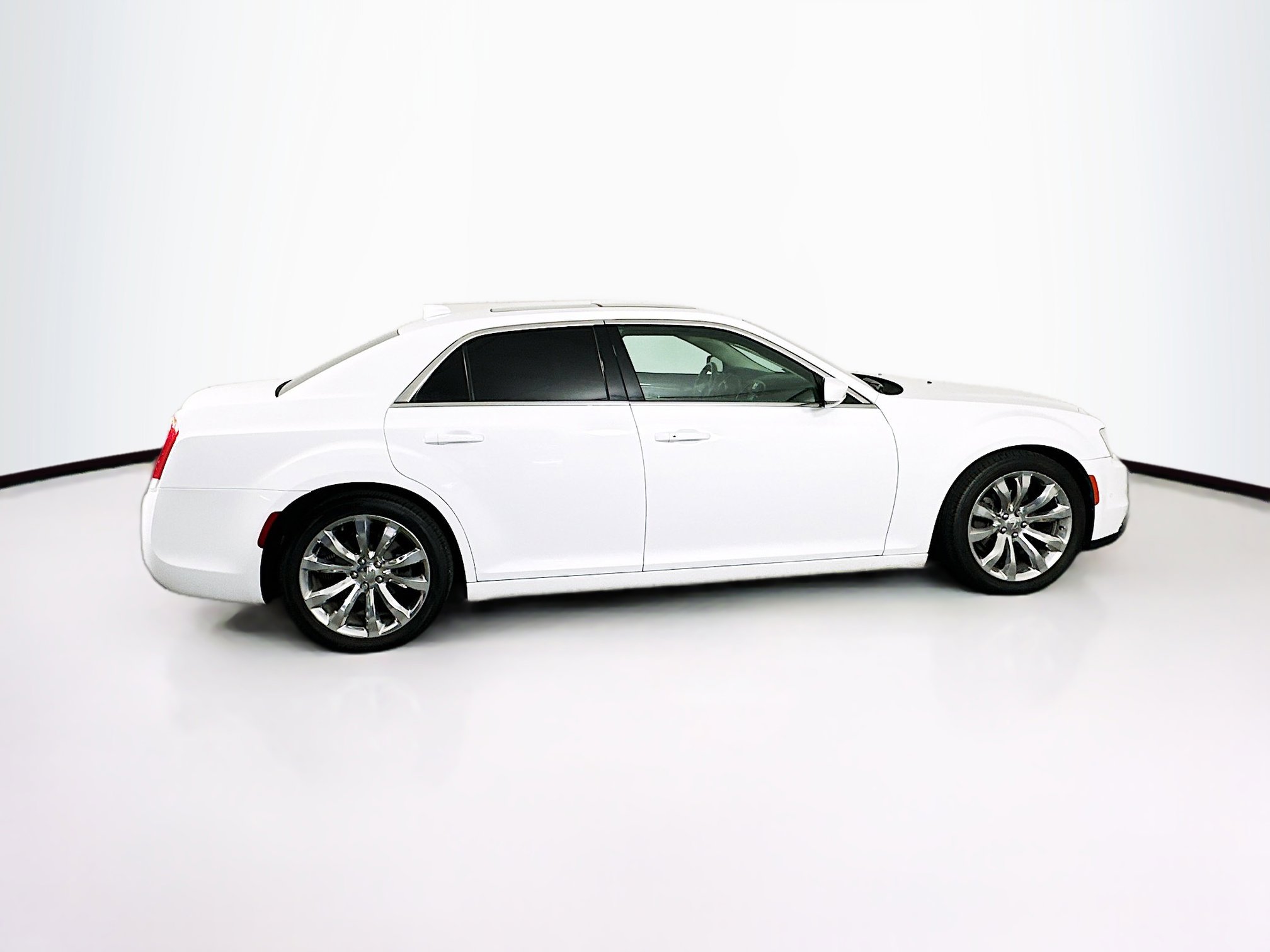 Used 2016 Chrysler 300 Limited RWD image 10