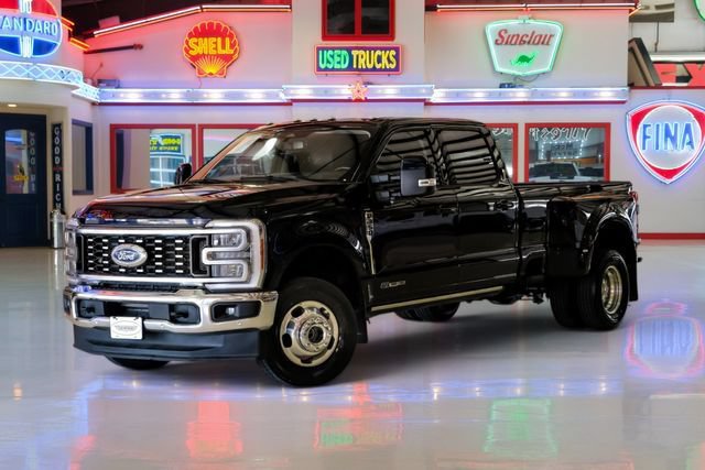 Used 2023 Ford F350 Lariat w/ Lariat Ultimate Package AWD/4WD image 2