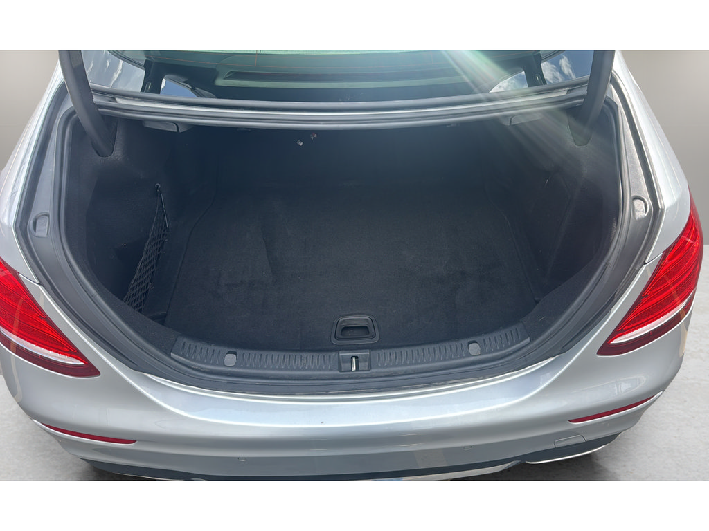Used 2017 Mercedes-Benz E 300 4MATIC image 13