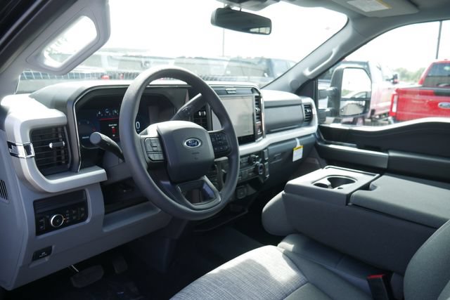 New 2026 Ford F350 XLT w/ XLT Premium Package AWD/4WD image 17