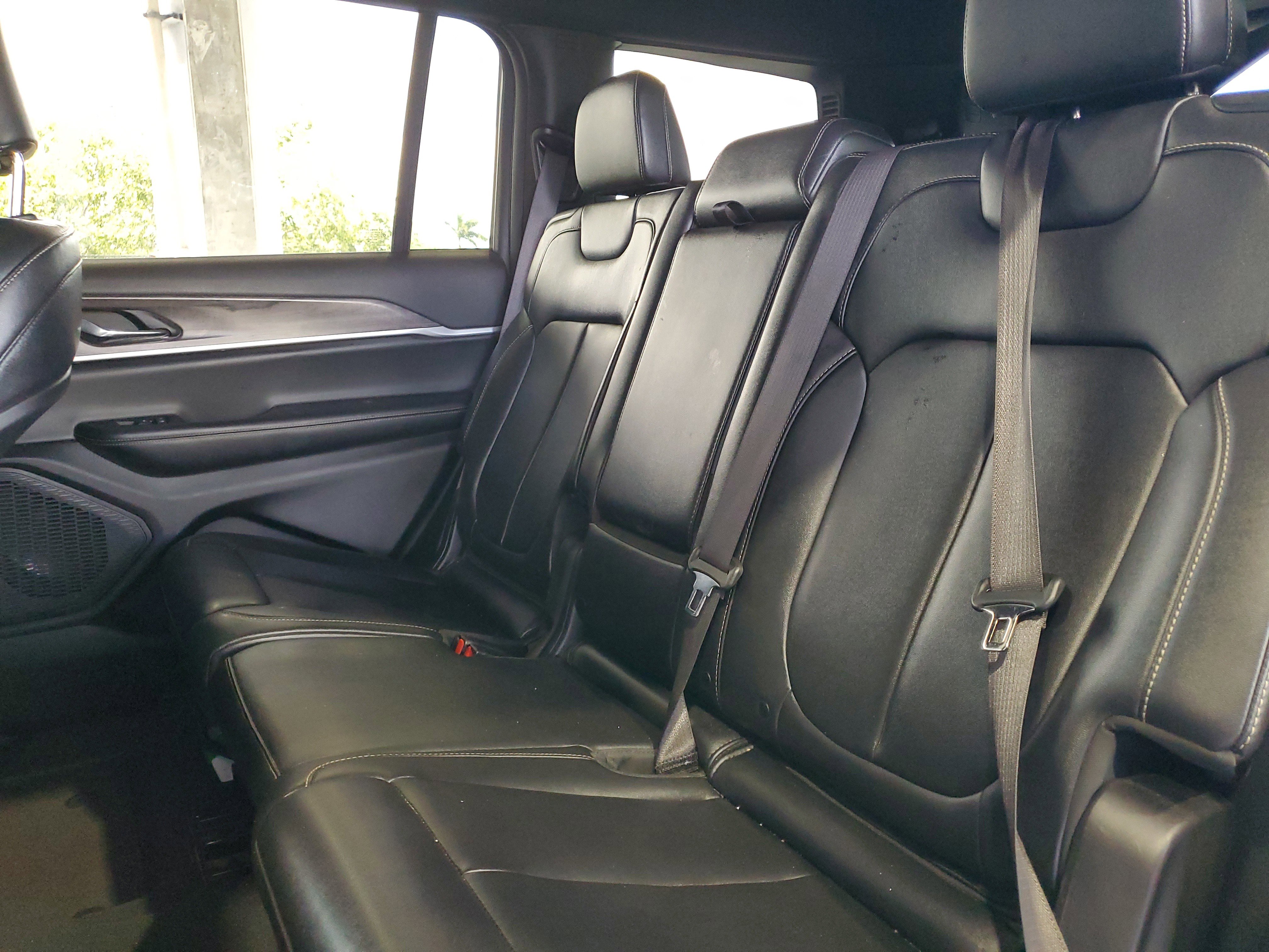 Certified 2024 Jeep Grand Cherokee L Limited AWD/4WD image 8