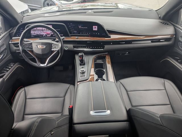 Used 2021 Cadillac Escalade Luxury image 13