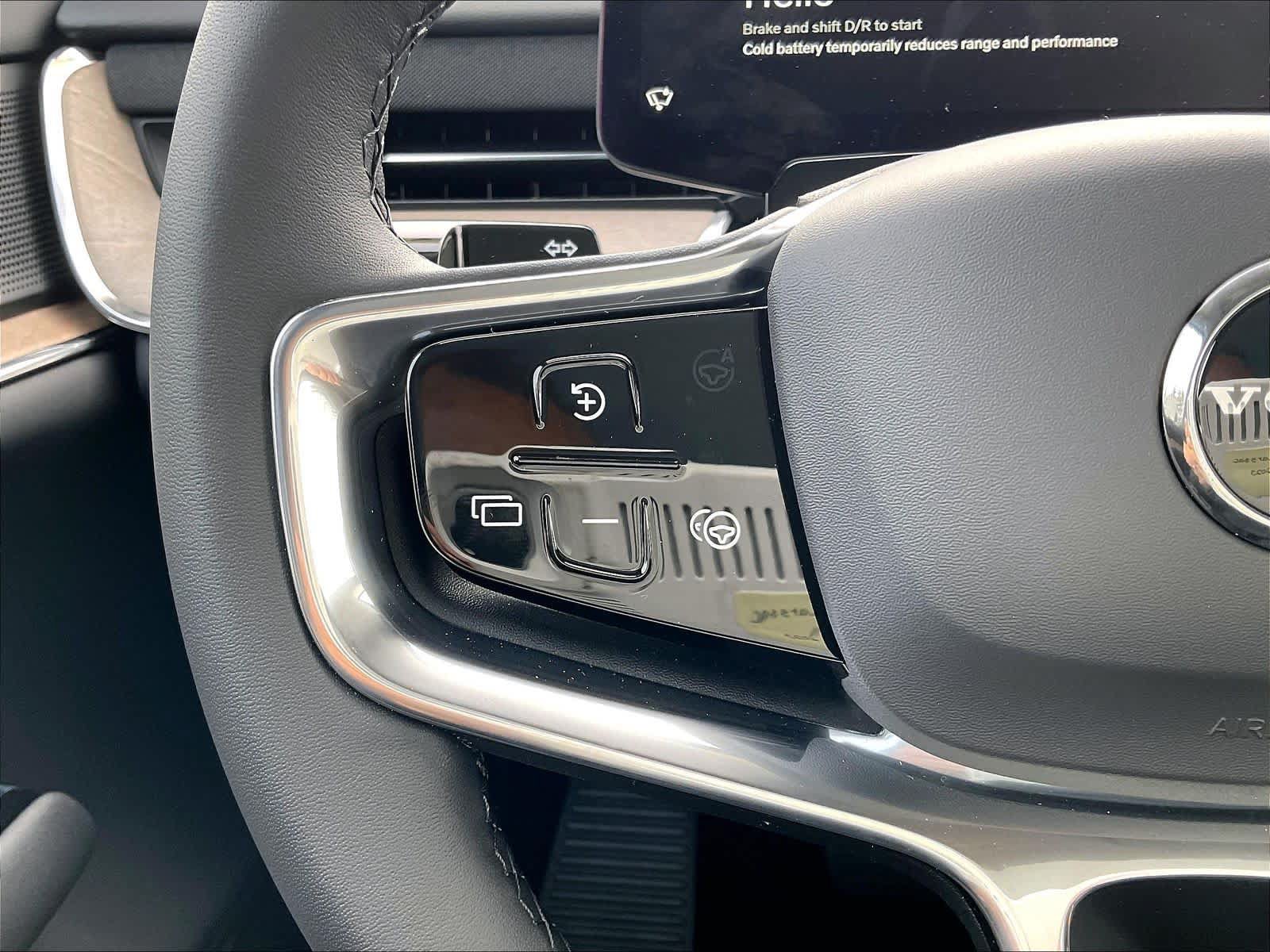 New 2025 Volvo EX90 Plus w/ Protection Package Premier AWD/4WD image 17