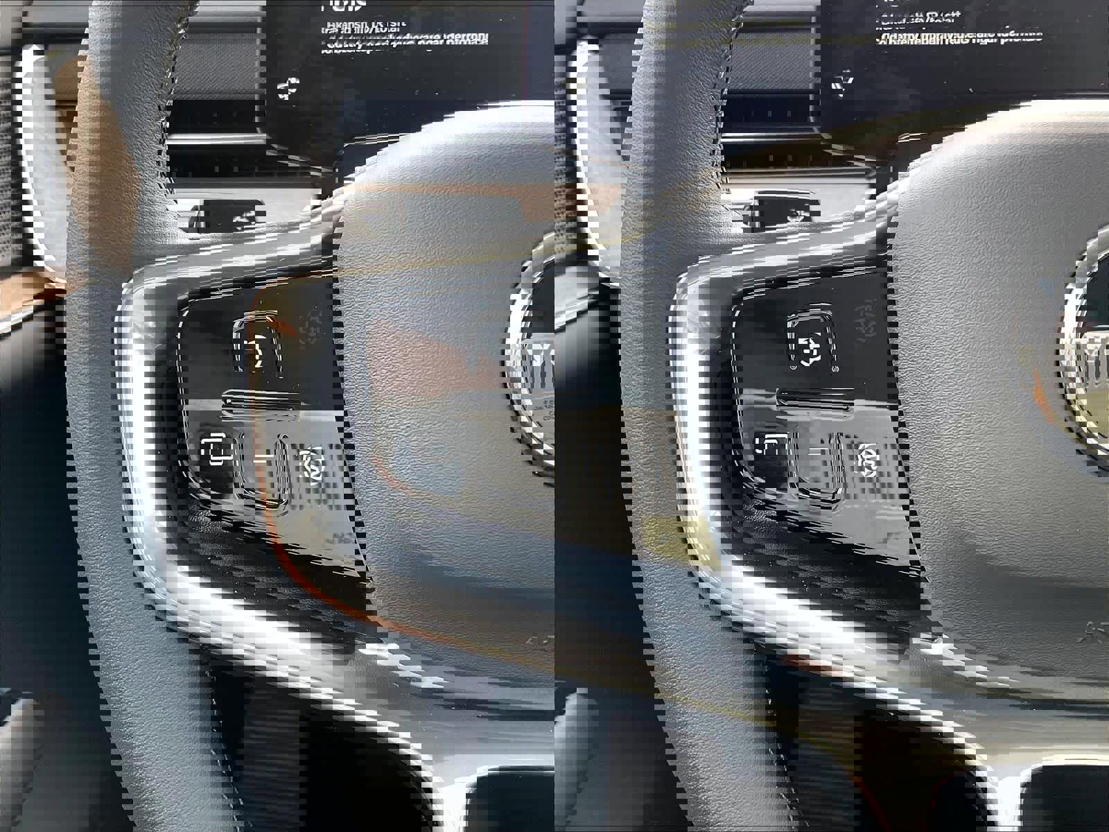 New 2025 Volvo EX90 Plus w/ Protection Package Premier image 17