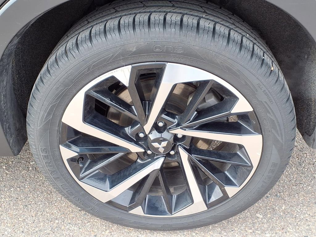 Used 2024 Mitsubishi Outlander SE image 9