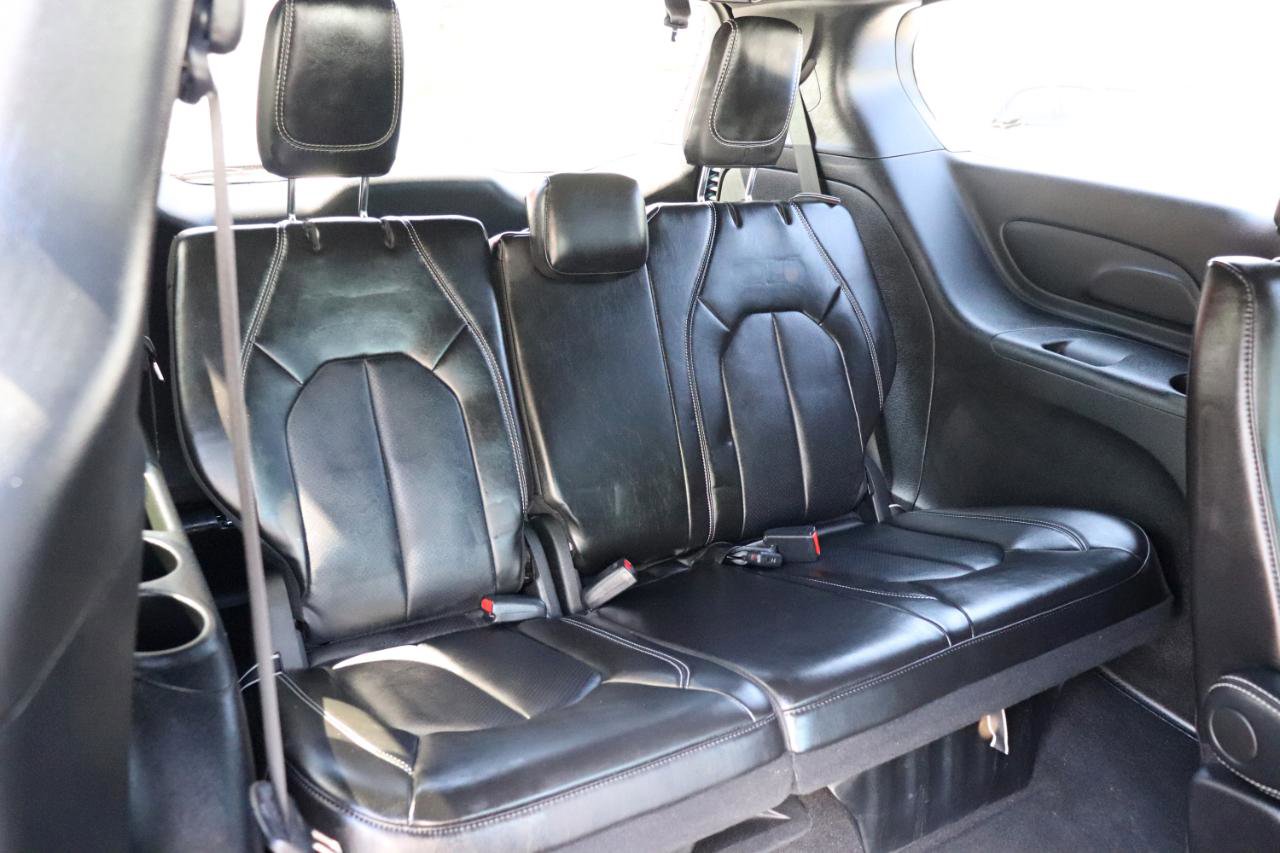 Used 2026 Chrysler Pacifica Select FWD image 14