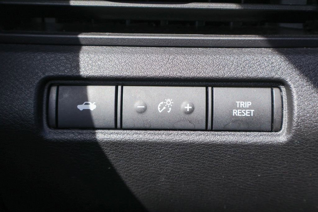 Used 2025 Nissan Altima 2.5 SR image 17