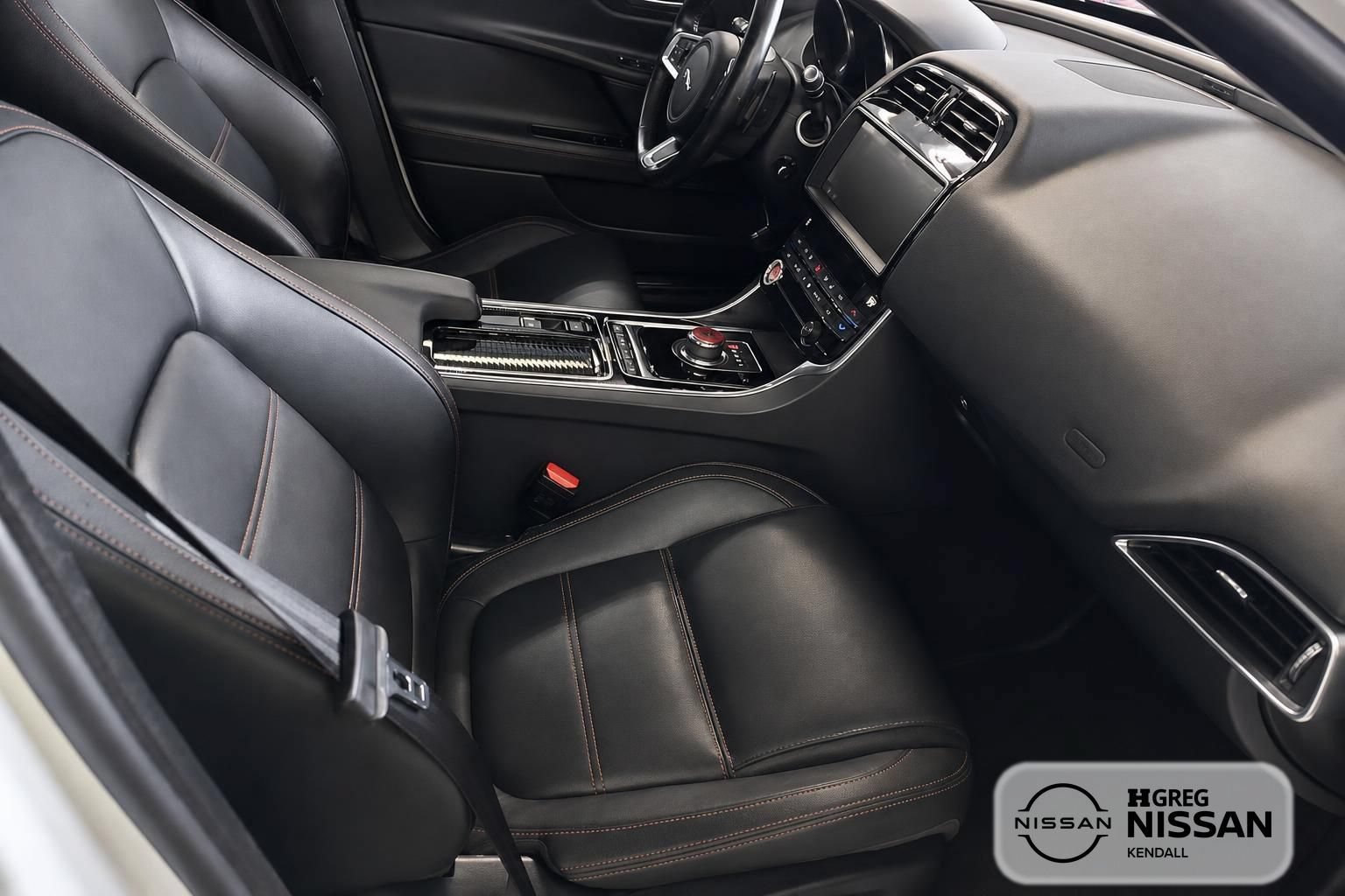 Used 2019 Jaguar XE Prestige AWD/4WD image 11