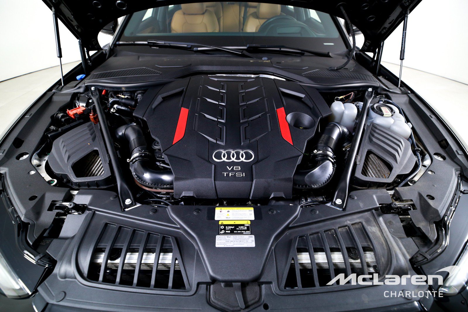 Used 2023 Audi S8 w/ S8 Comfort Plus Package AWD/4WD image 33