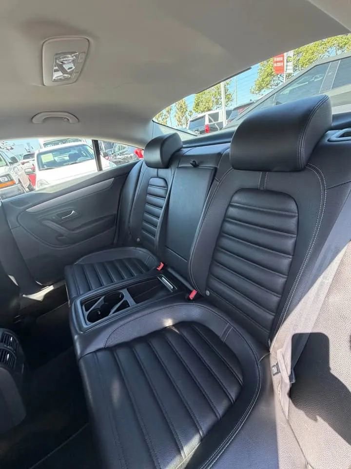 Used 2011 Volkswagen CC Sport FWD image 7