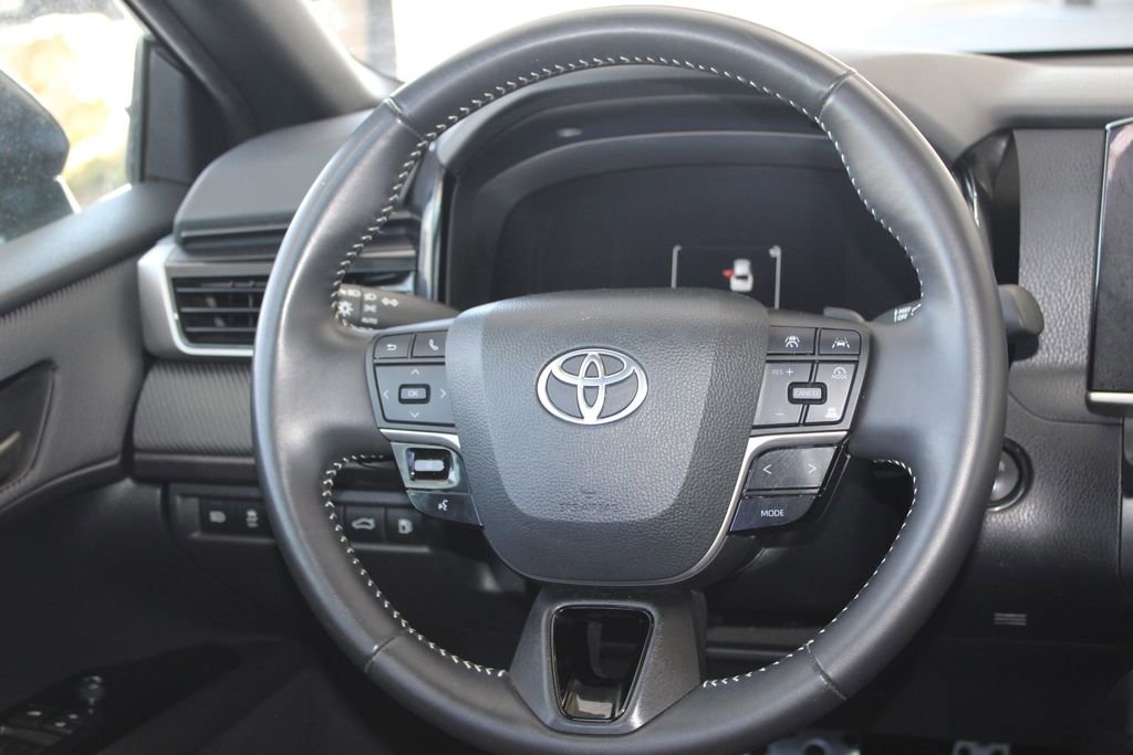 Certified 2025 Toyota Camry SE FWD image 27