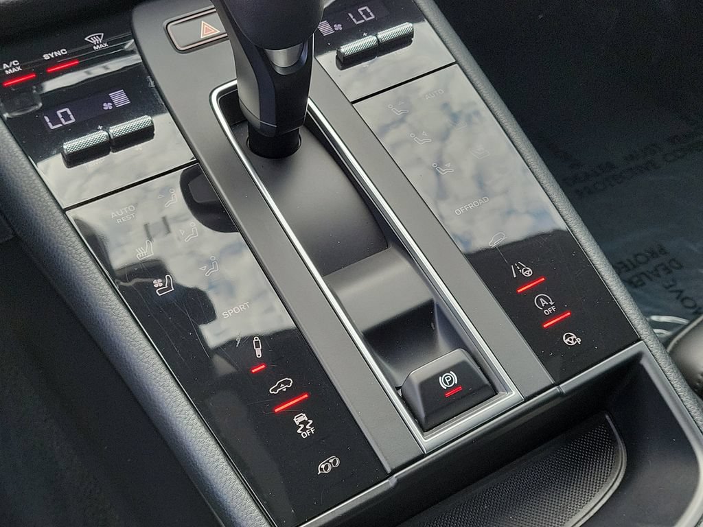 Certified 2022 Porsche Macan GTS AWD/4WD image 35