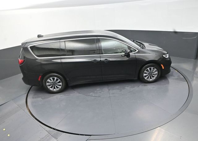 Used 2023 Chrysler Pacifica Touring-L FWD image 29