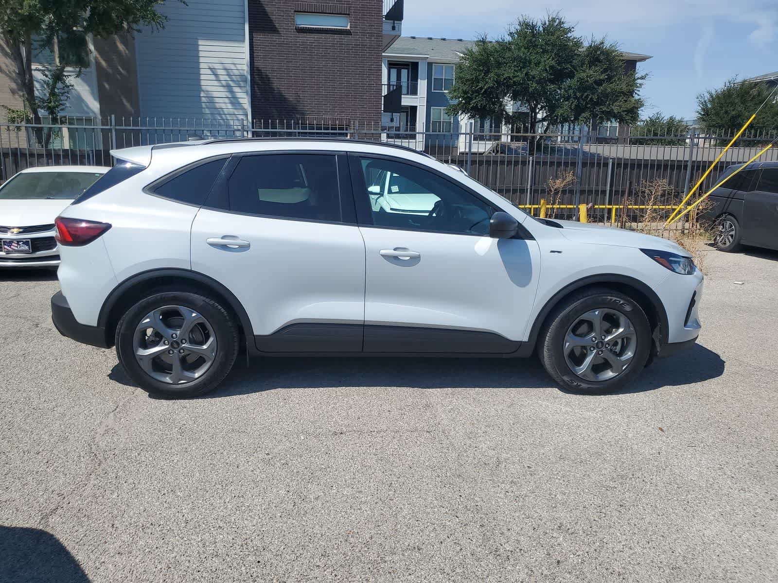 Used 2025 Ford Escape ST-Line FWD image 7