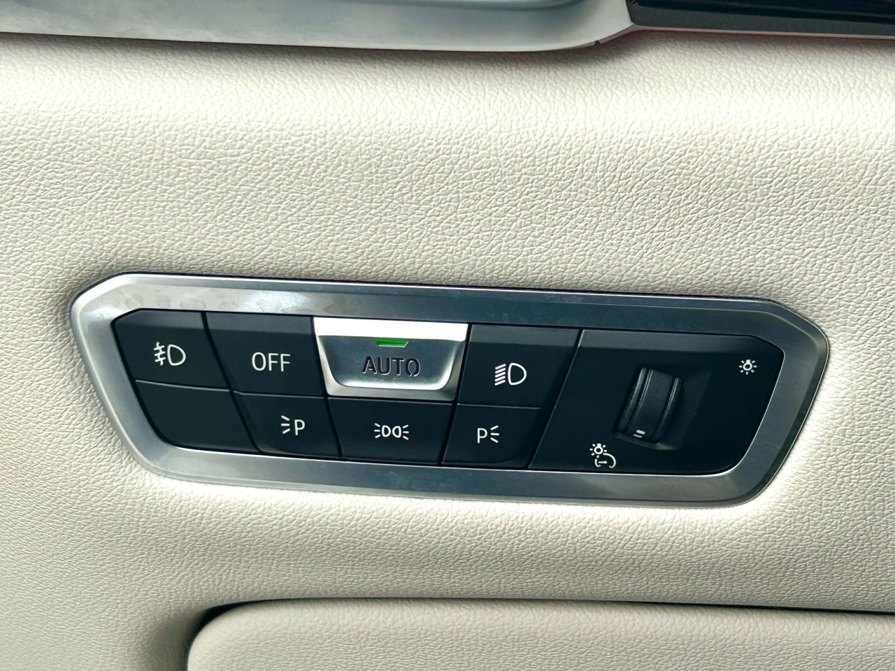 Used 2019 BMW X5 xDrive40i w/ Premium Package 2 image 25