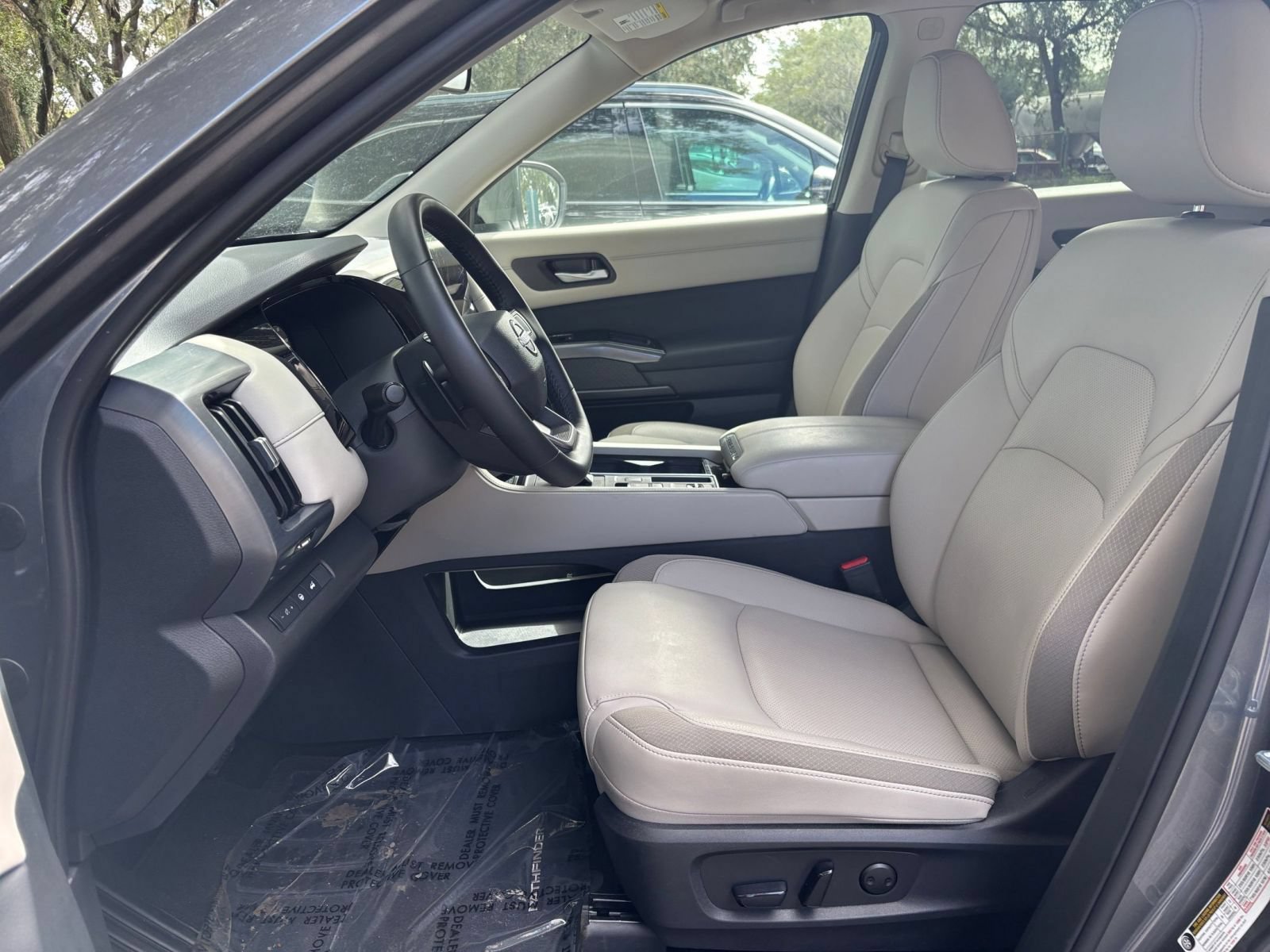 Used 2026 Nissan Pathfinder SL FWD image 28