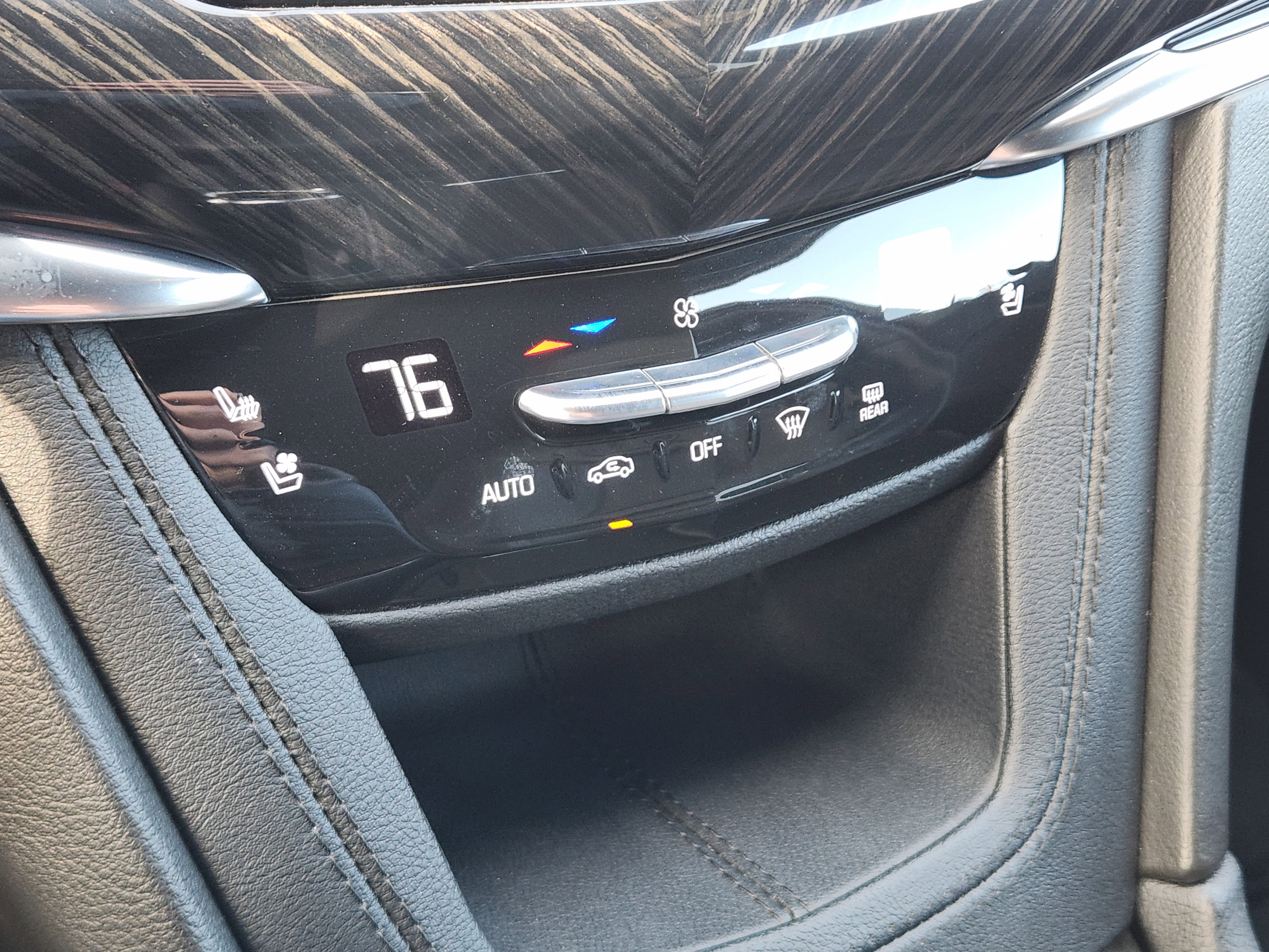 Used 2023 Cadillac XT6 Premium Luxury image 26