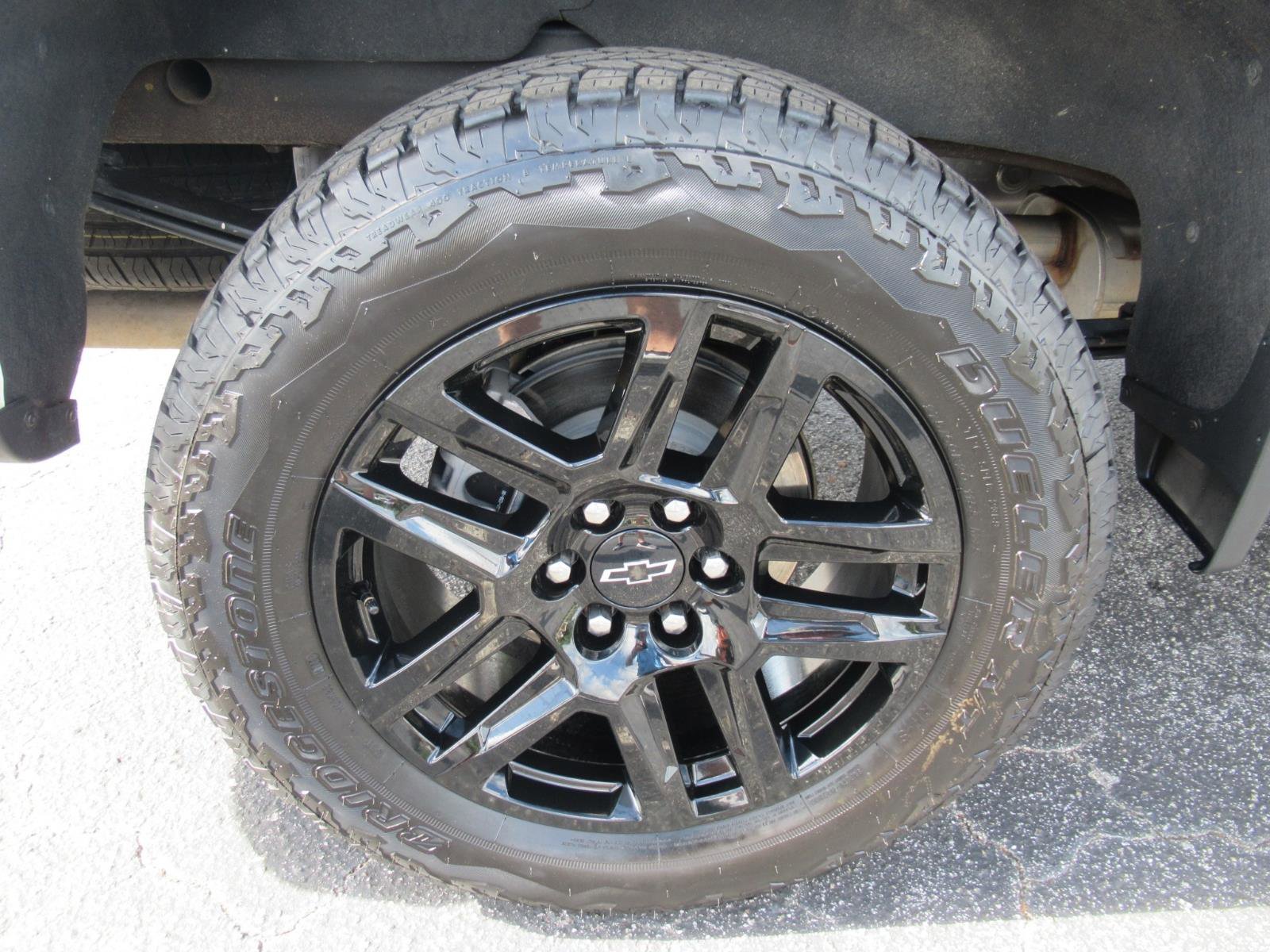 Used 2025 Chevrolet Silverado 1500 LT Trail Boss w/ Convenience Package II AWD/4WD image 35