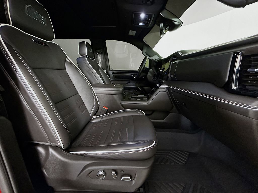 Used 2025 GMC Sierra 2500 AT4X w/ AT4X AEV Edition image 34