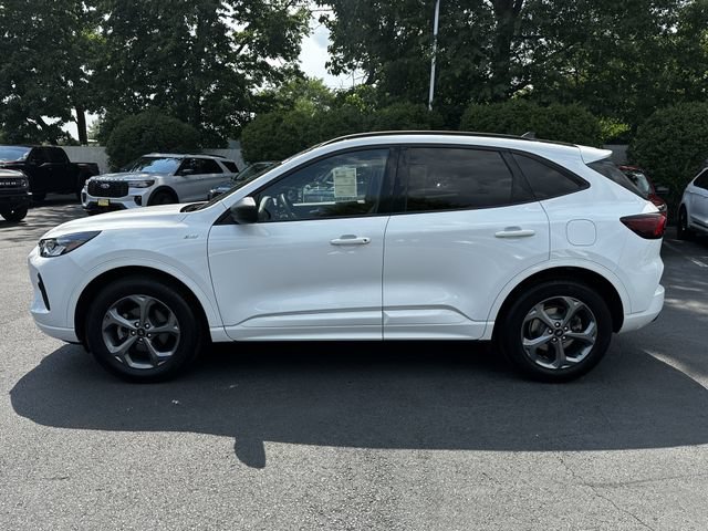 Certified 2023 Ford Escape ST-Line w/ Tech Pack #1 AWD/4WD image 8