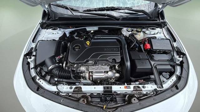 Used 2023 Chevrolet Malibu LS FWD image 32