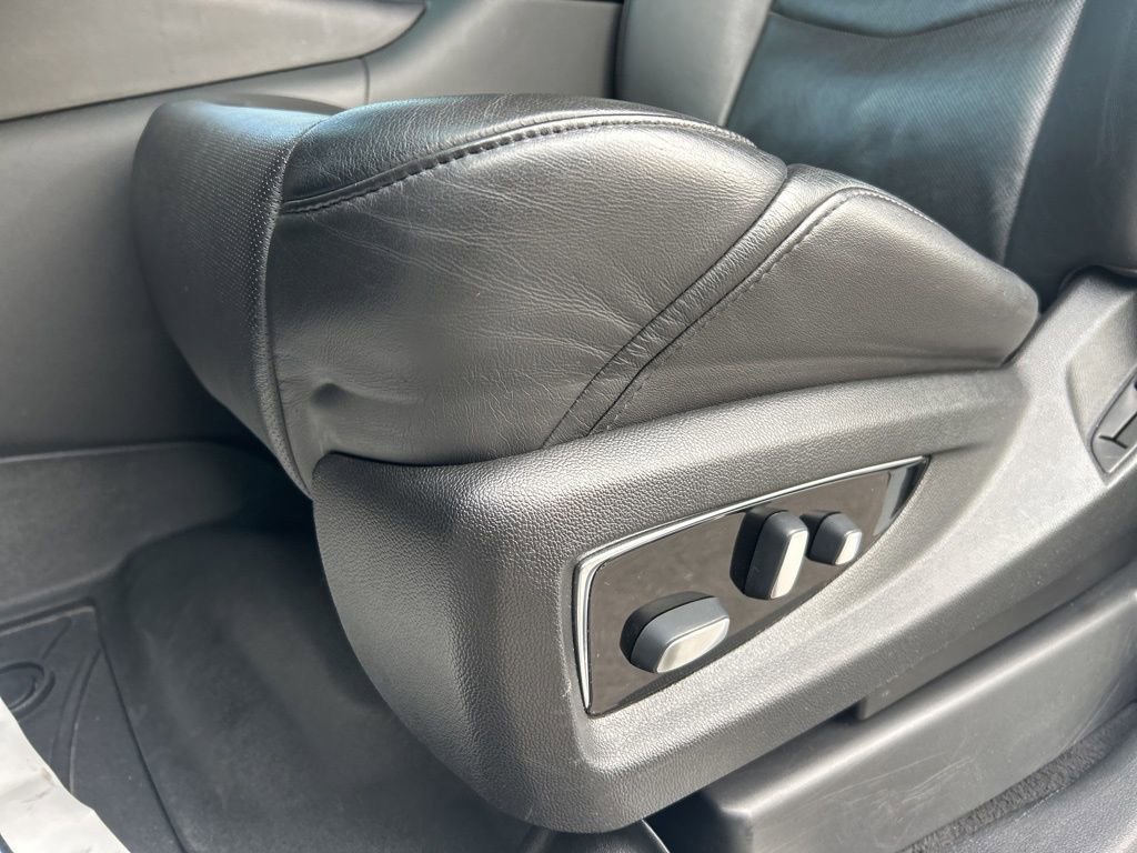 Used 2019 Cadillac Escalade Luxury image 15