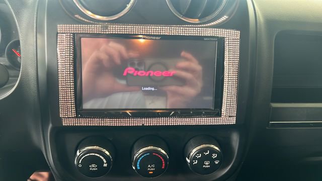 Used 2011 Jeep Patriot Latitude AWD/4WD image 13