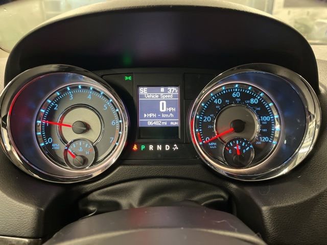 Used 2014 Chrysler Town & Country Limited w/ Luxury Group image 19