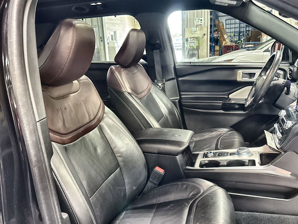 Used 2023 Ford Explorer Platinum w/ Technology Package AWD/4WD image 33