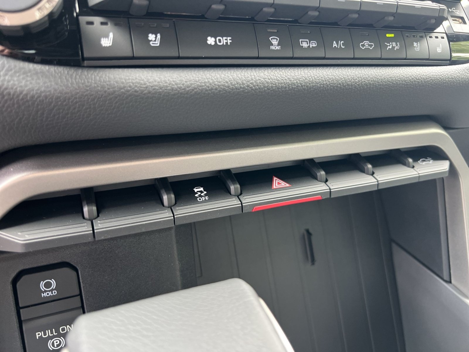 New 2026 Toyota Tundra Limited AWD/4WD image 25