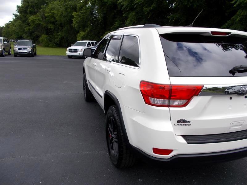Used 2012 Jeep Grand Cherokee Laredo w/ Laredo E Group image 6