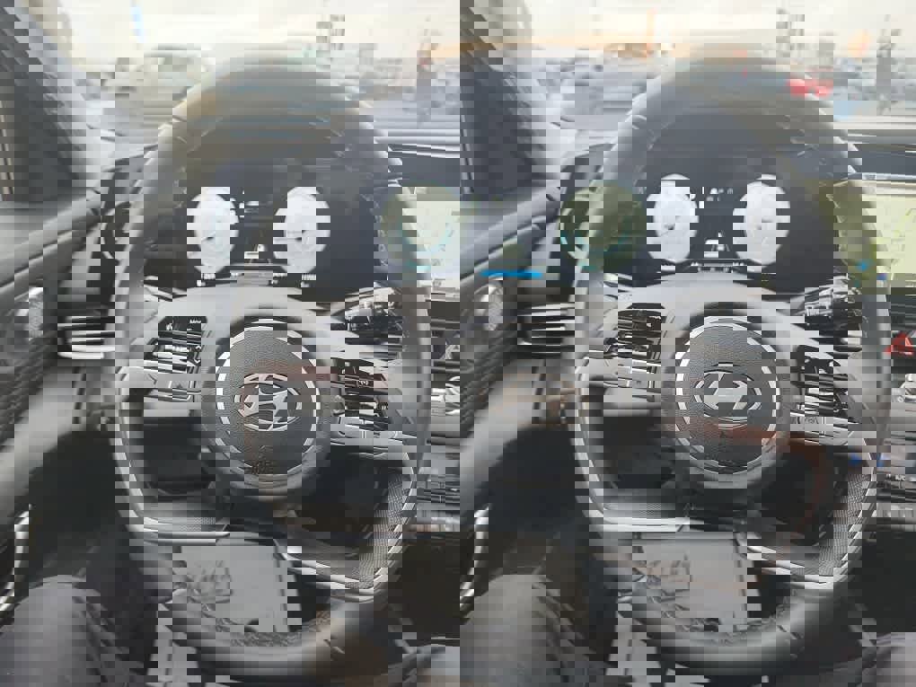 Used 2024 Hyundai Elantra SEL w/ Convenience Package image 28