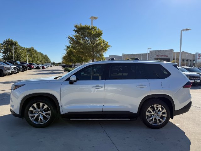 Used 2025 Toyota Grand Highlander FWD image 11