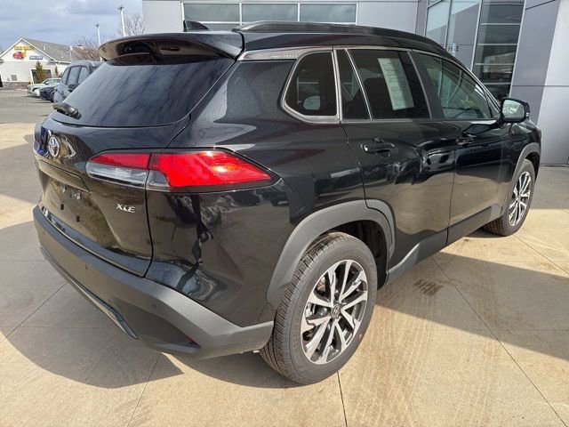 Used 2025 Toyota Corolla Cross XLE image 7