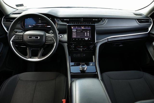 Used 2023 Jeep Grand Cherokee L Laredo image 28