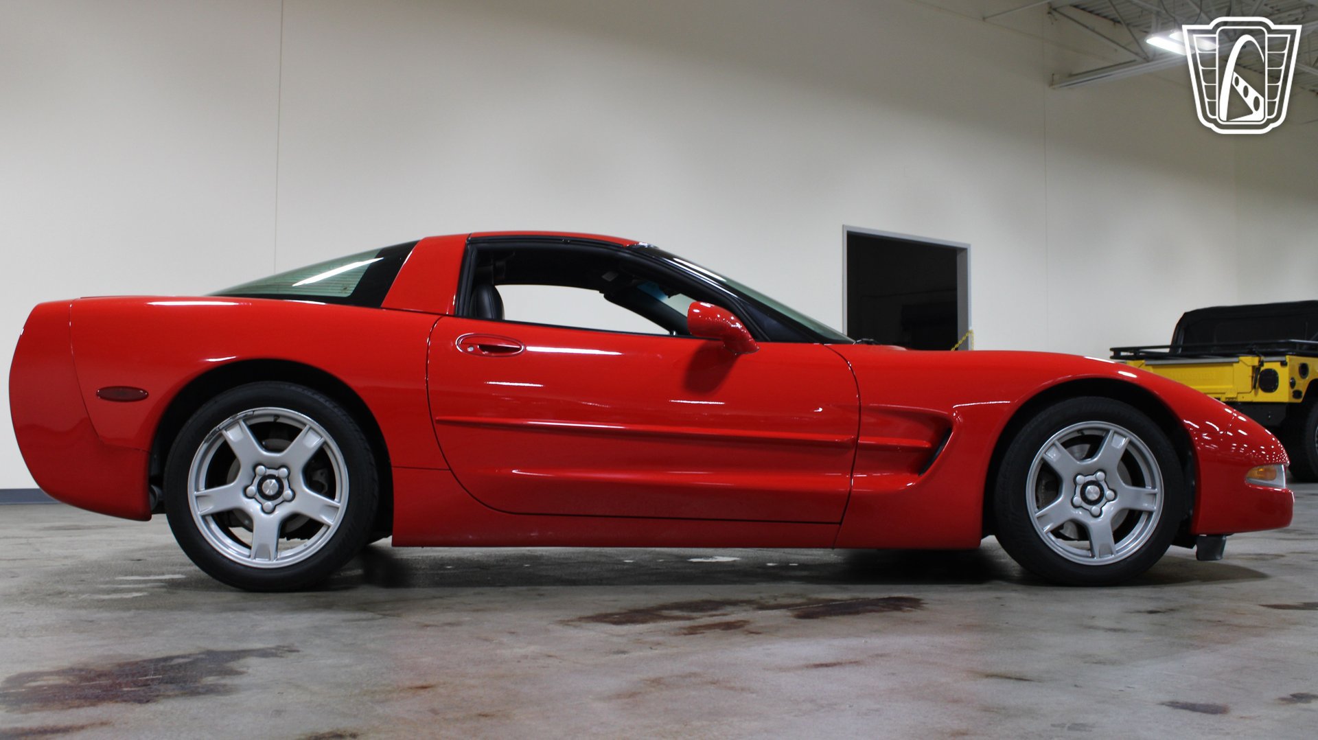 Used 1998 Chevrolet Corvette Coupe w/ Roof Pkg RWD image 38