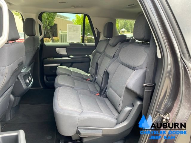 Used 2025 Ford Expedition Max Active AWD/4WD image 31