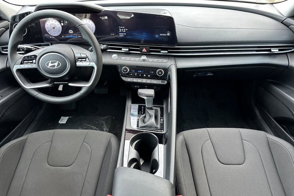 New 2025 Hyundai Elantra SEL image 10
