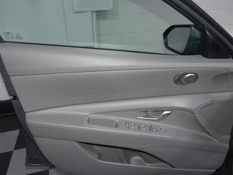 Used 2024 Hyundai Elantra SEL FWD image 18