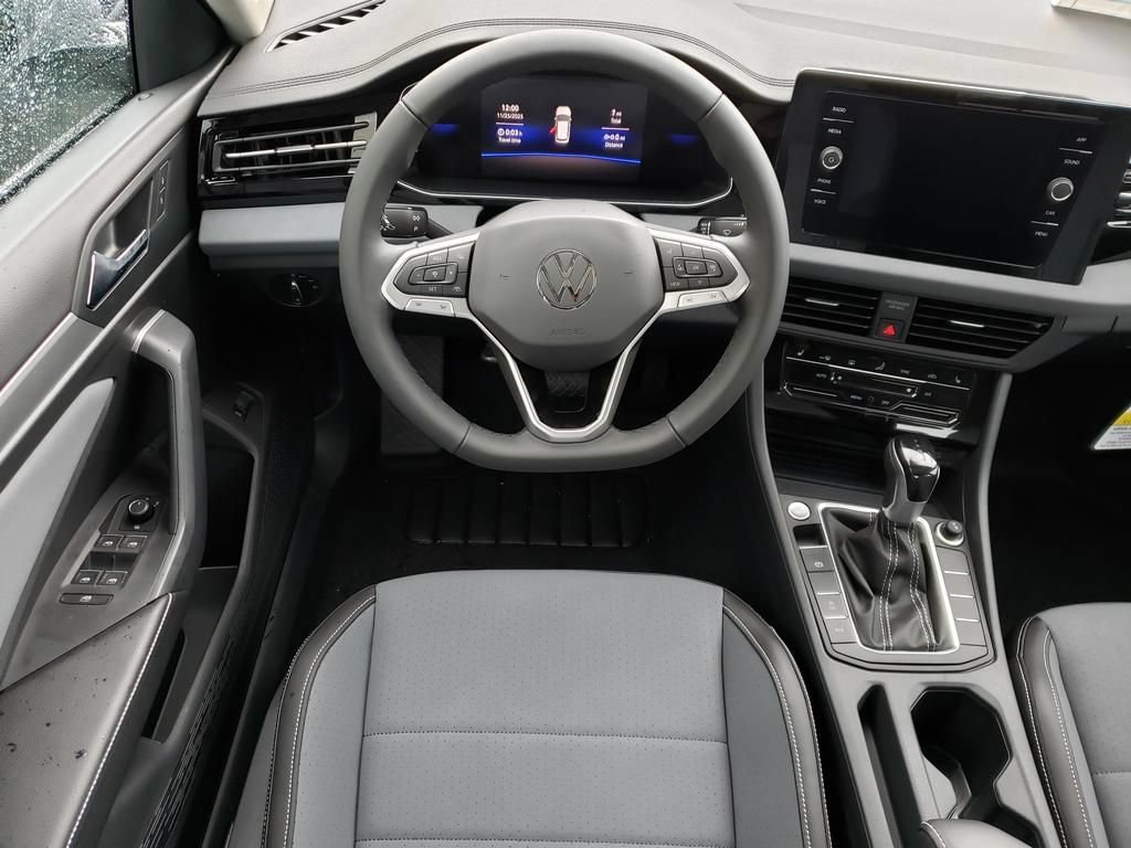 New 2026 Volkswagen Jetta SE FWD image 10