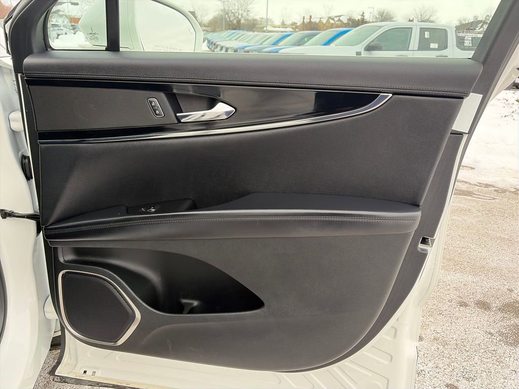 Used 2022 Lincoln Nautilus Standard w/ Premium Package image 10