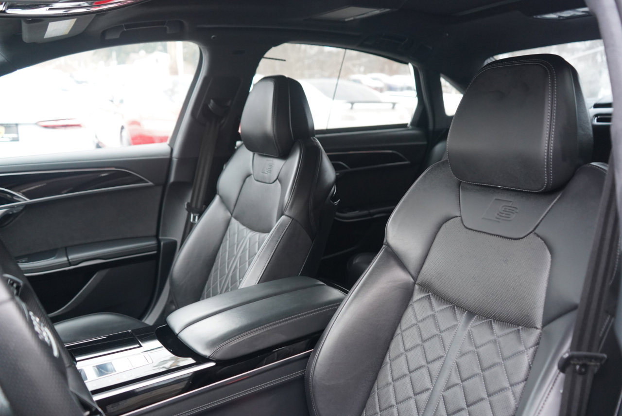 Used 2022 Audi S8 w/ S8 Comfort Plus Package image 17