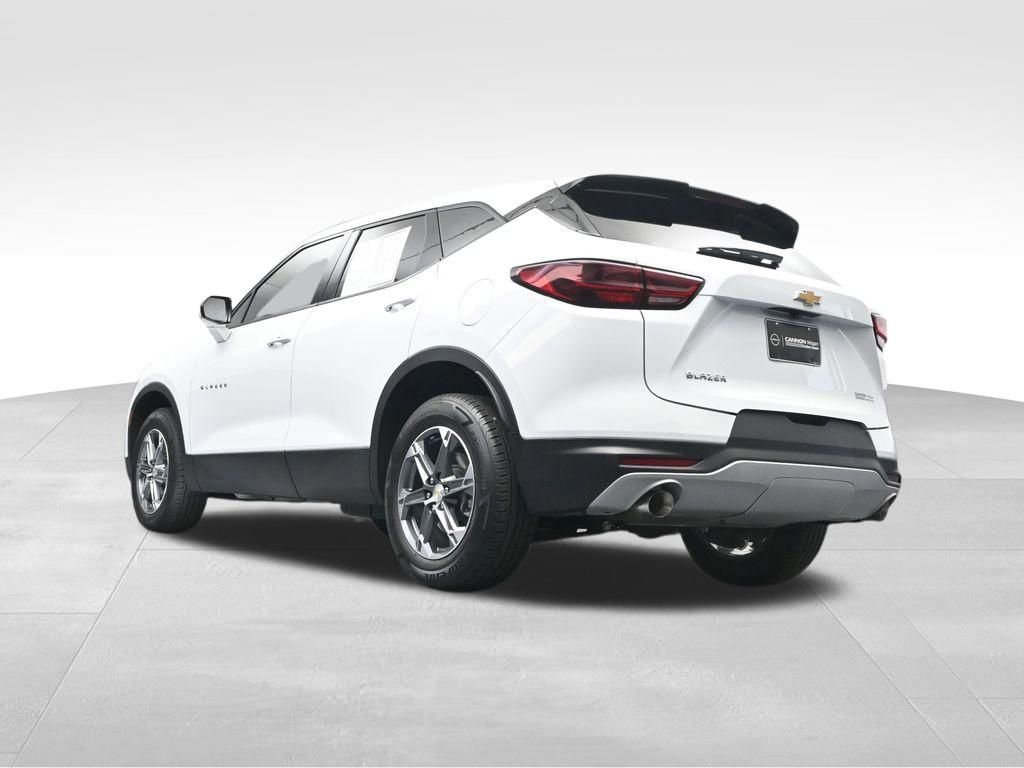 Used 2025 Chevrolet Blazer LT image 32