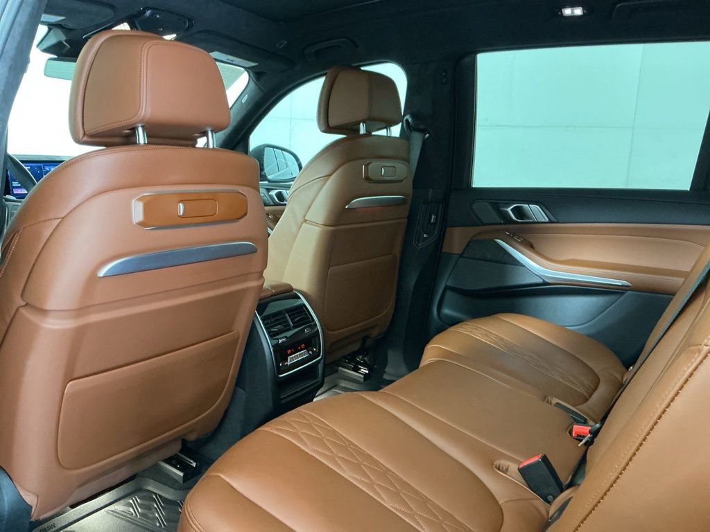 Certified 2025 BMW X7 xDrive40i AWD/4WD image 25